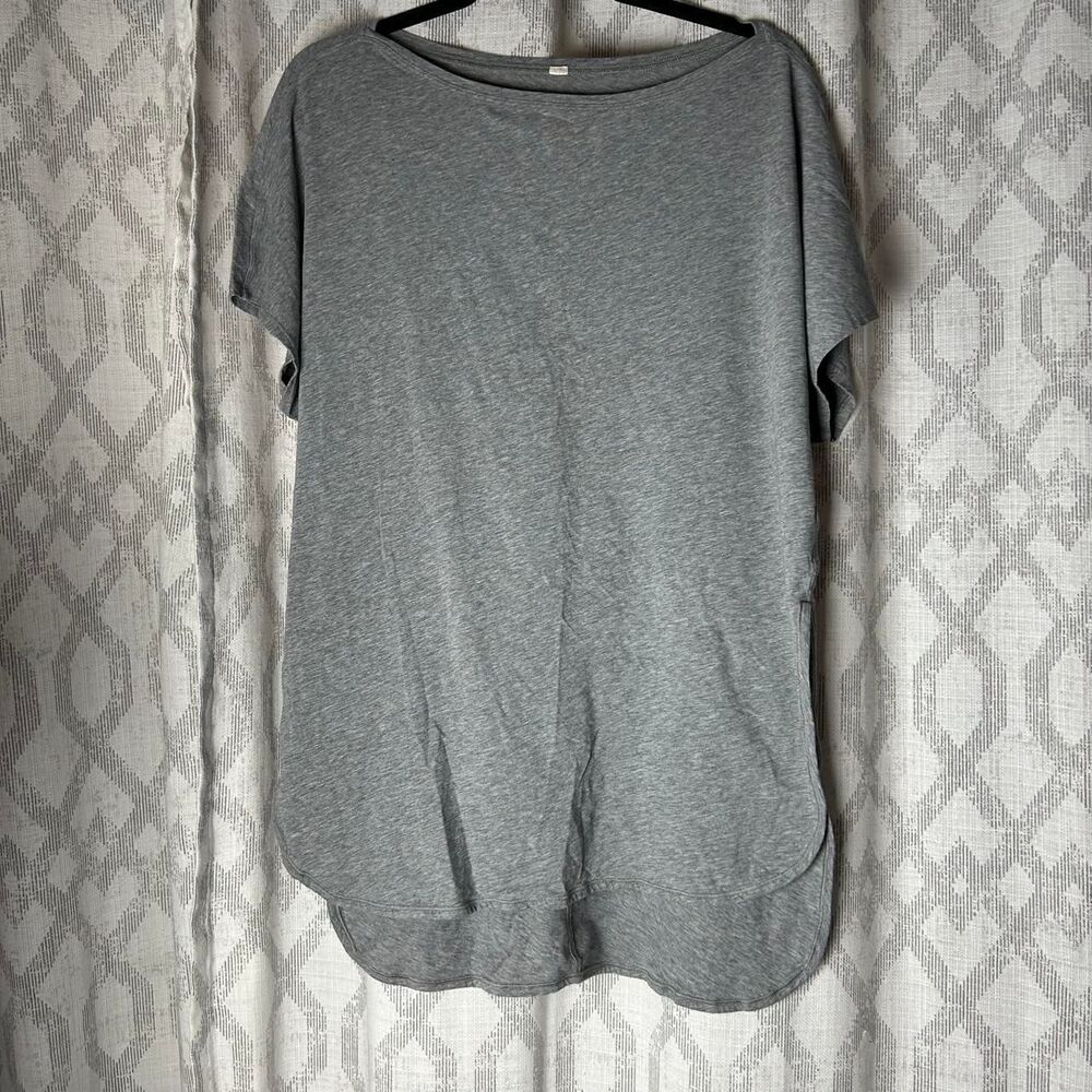 Lululemon Women's Grey T-shirt